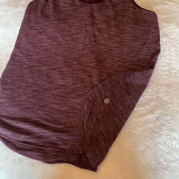 Burgundy tank top - Picture 2 of 3